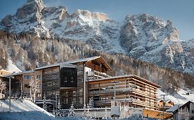 Lagacio Hotel Mountain Residence